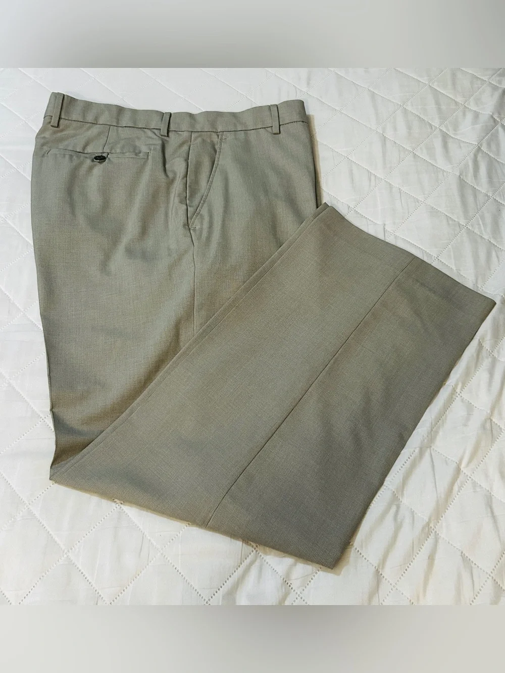 Banana Republic Men’s Dress Pants in Light Taupe. 35x30